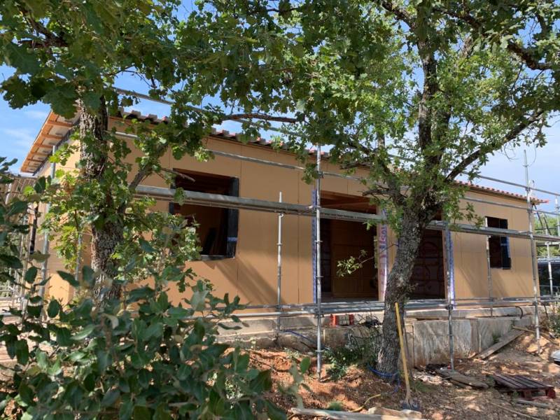 Fabrication de l'ossature d'une maison bois à Saint Saturnin Les Apt 84490 au coeur de la Provence